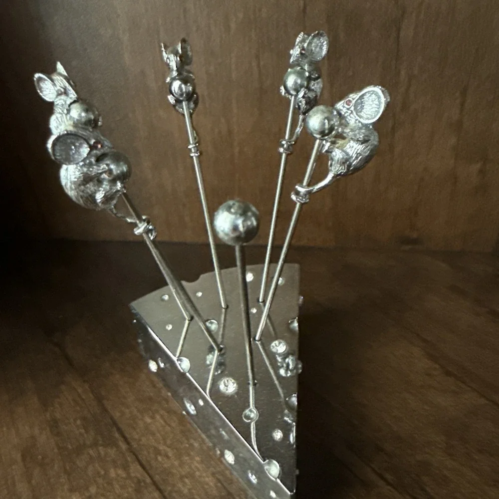 Elegance Silverplated Appetizer Picks Set Mice In Cheese Wedge 7 Pieces-Read
